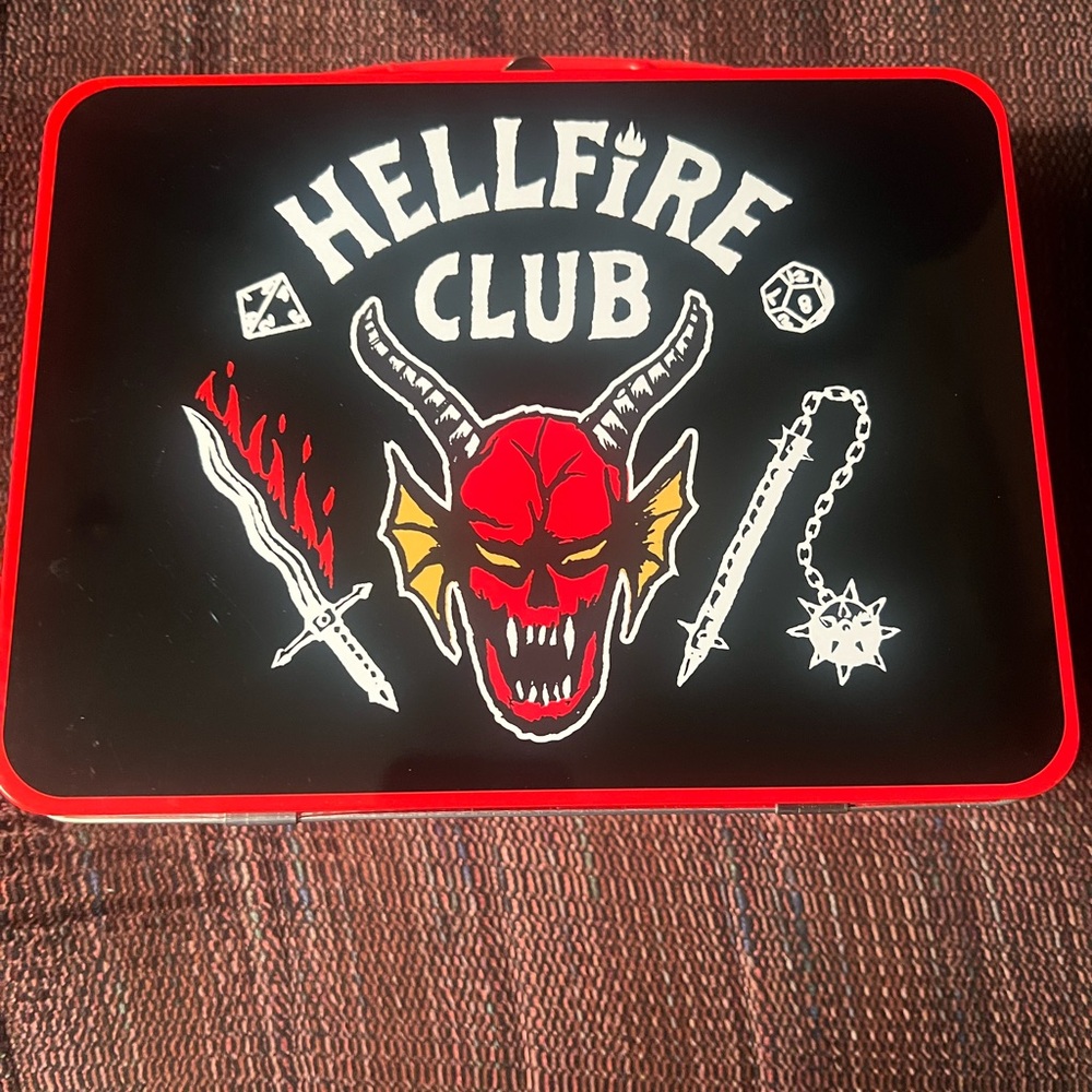 STRANGER THINGS HELLFIRE CLUB TIN LUNCHBOX. BRAND NEW.